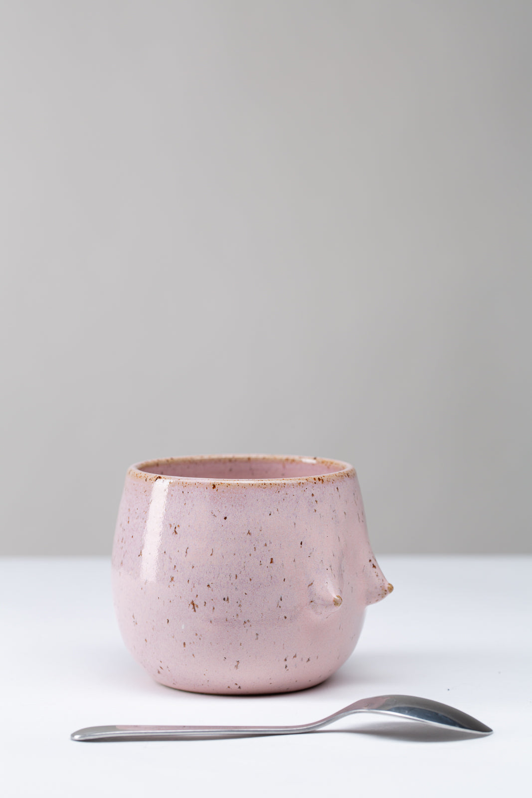 "Boobie" Becher M - rosa gepunktet