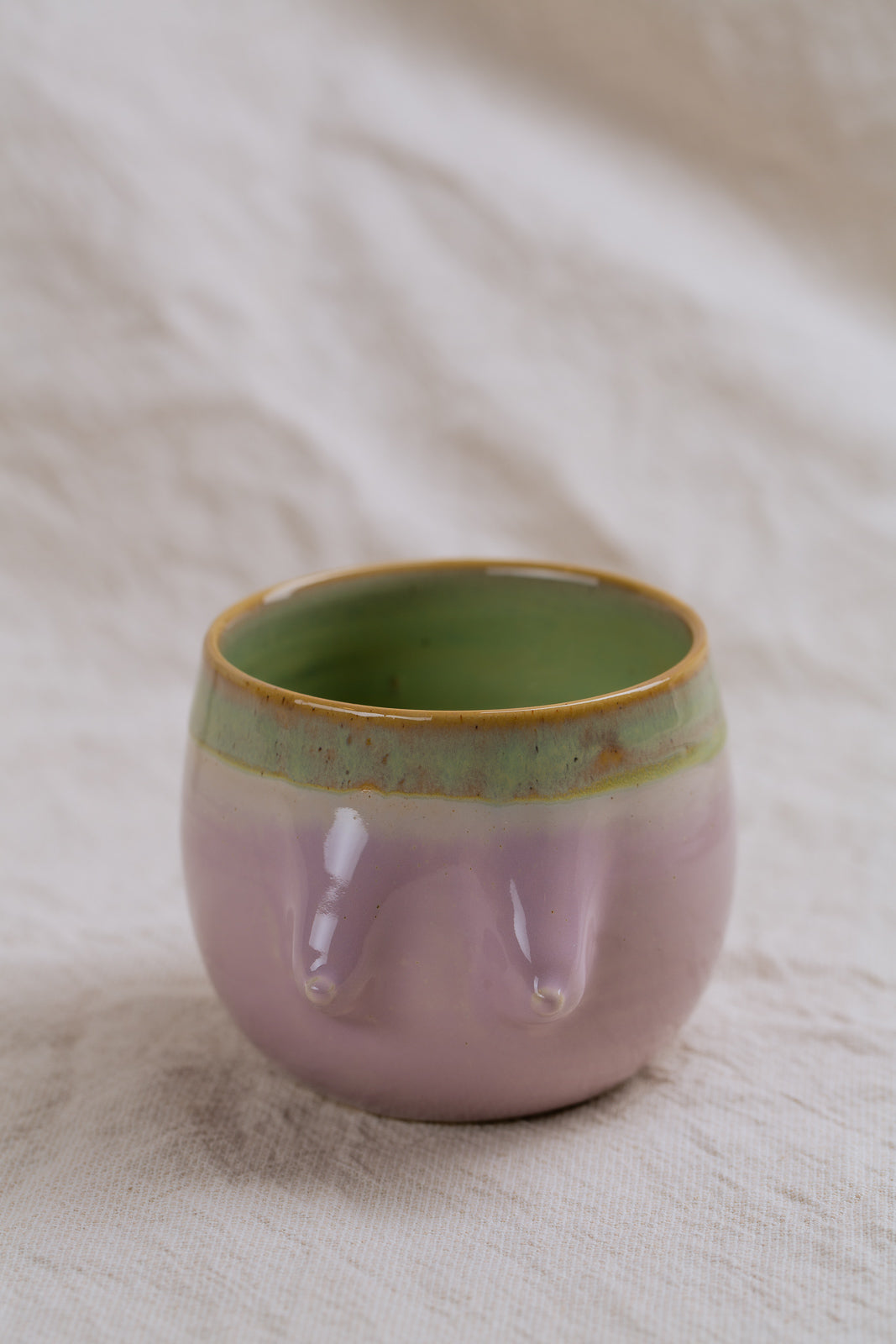 "Boobie" Becher M - hellgrün flieder