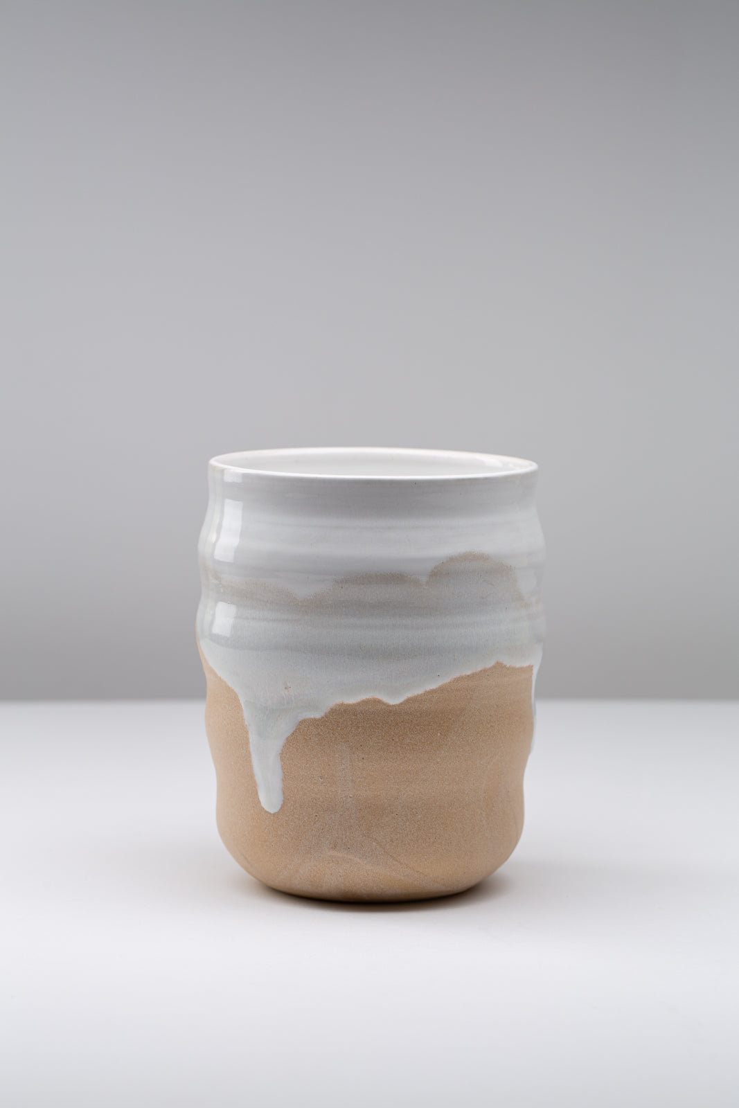 Wellen-Vase - weiß und seidenmatt Cinnamon