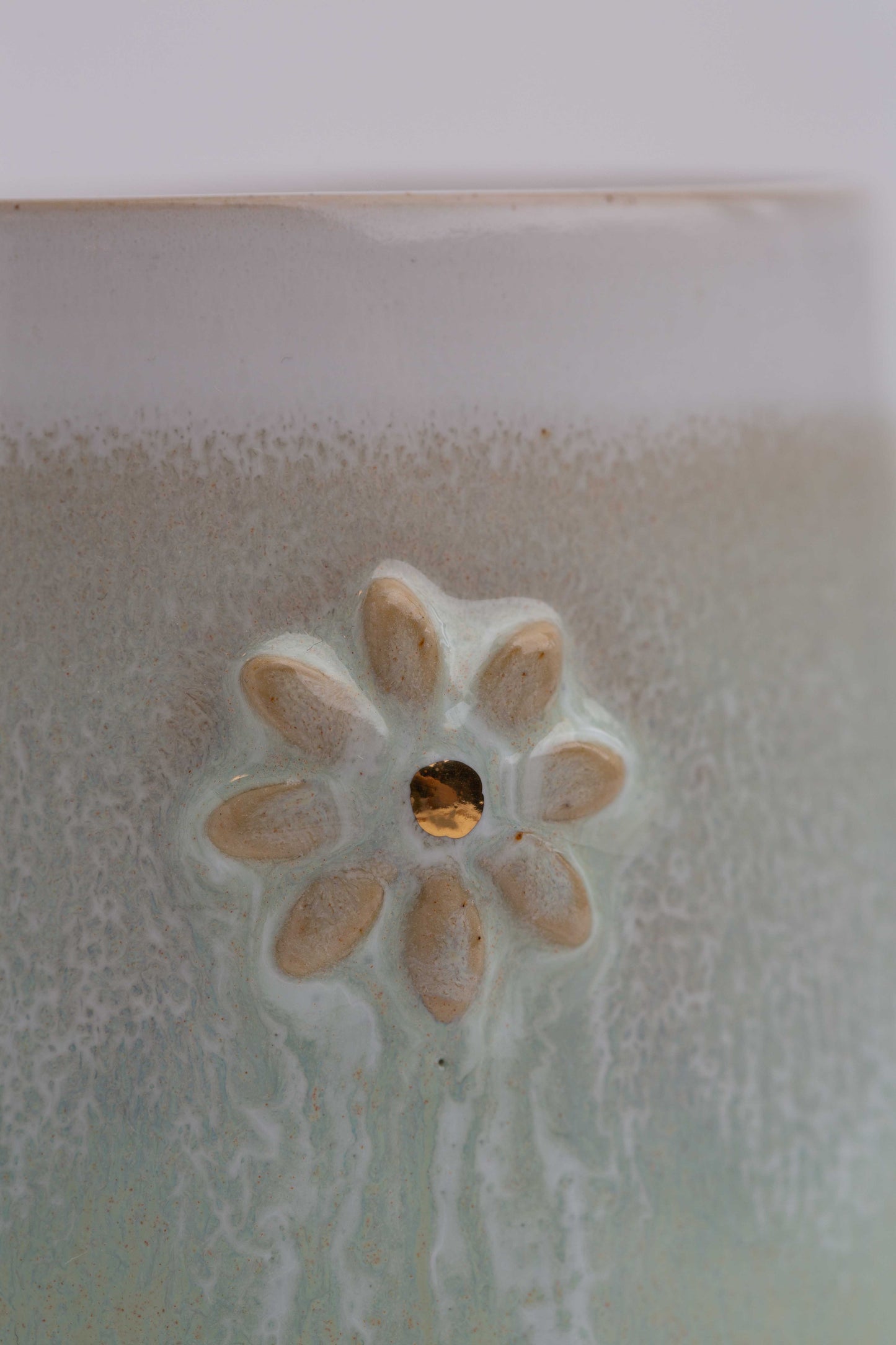 Flower-Tasse mit Echtgold
