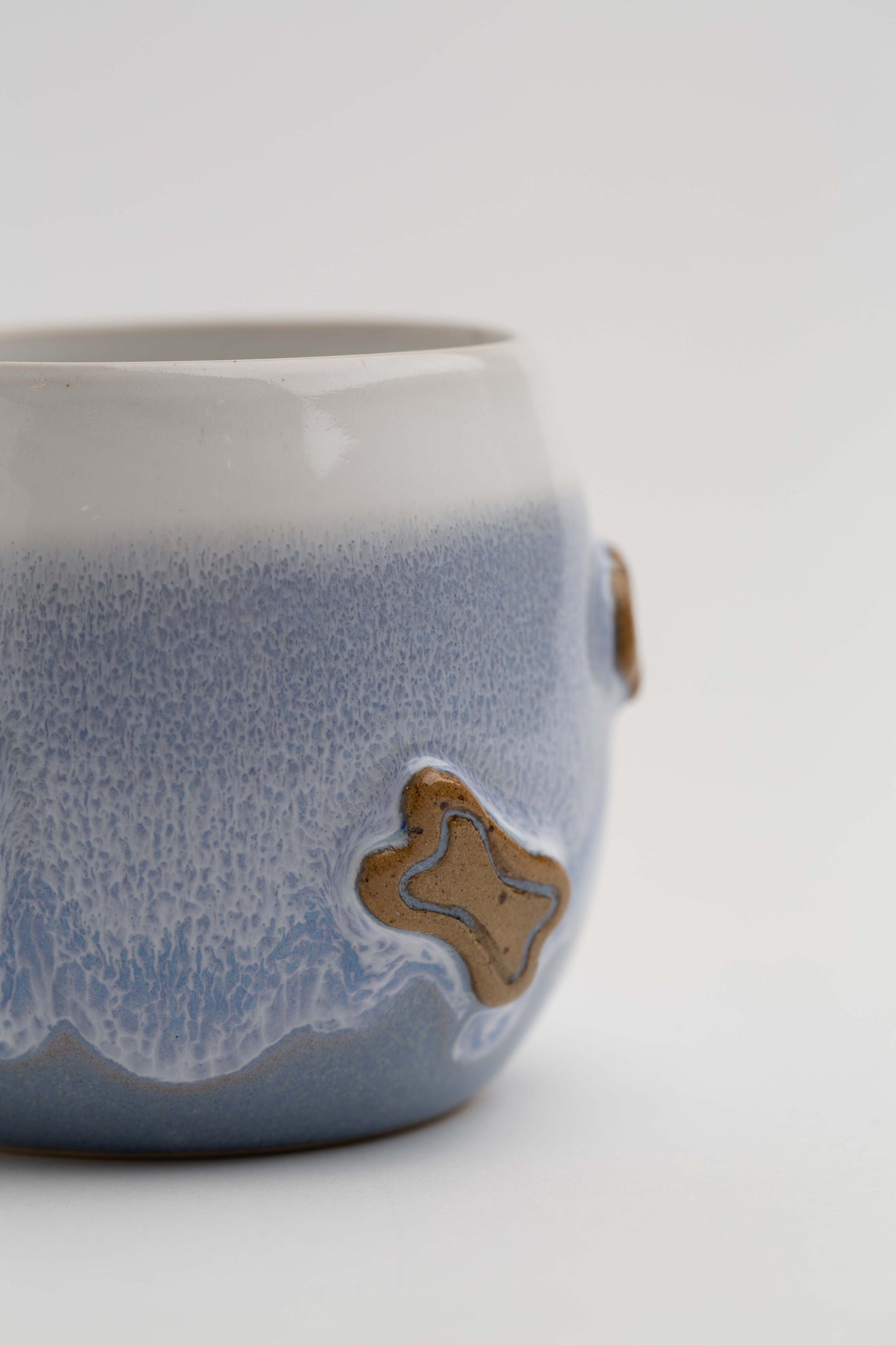 Becher in Eisblau weiß - Motiv "Hund"