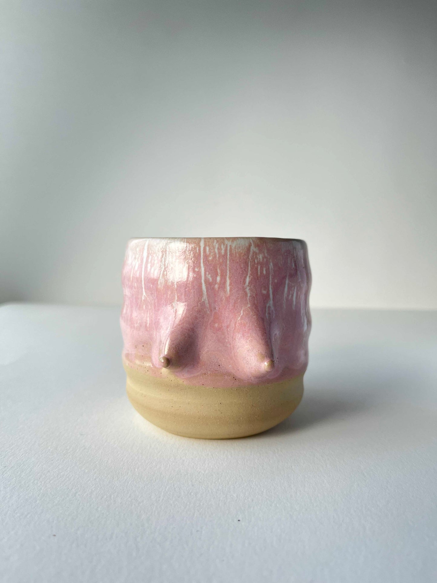 "Boobie" Becher "Curvy" - Rosa mit weißem Verlauf