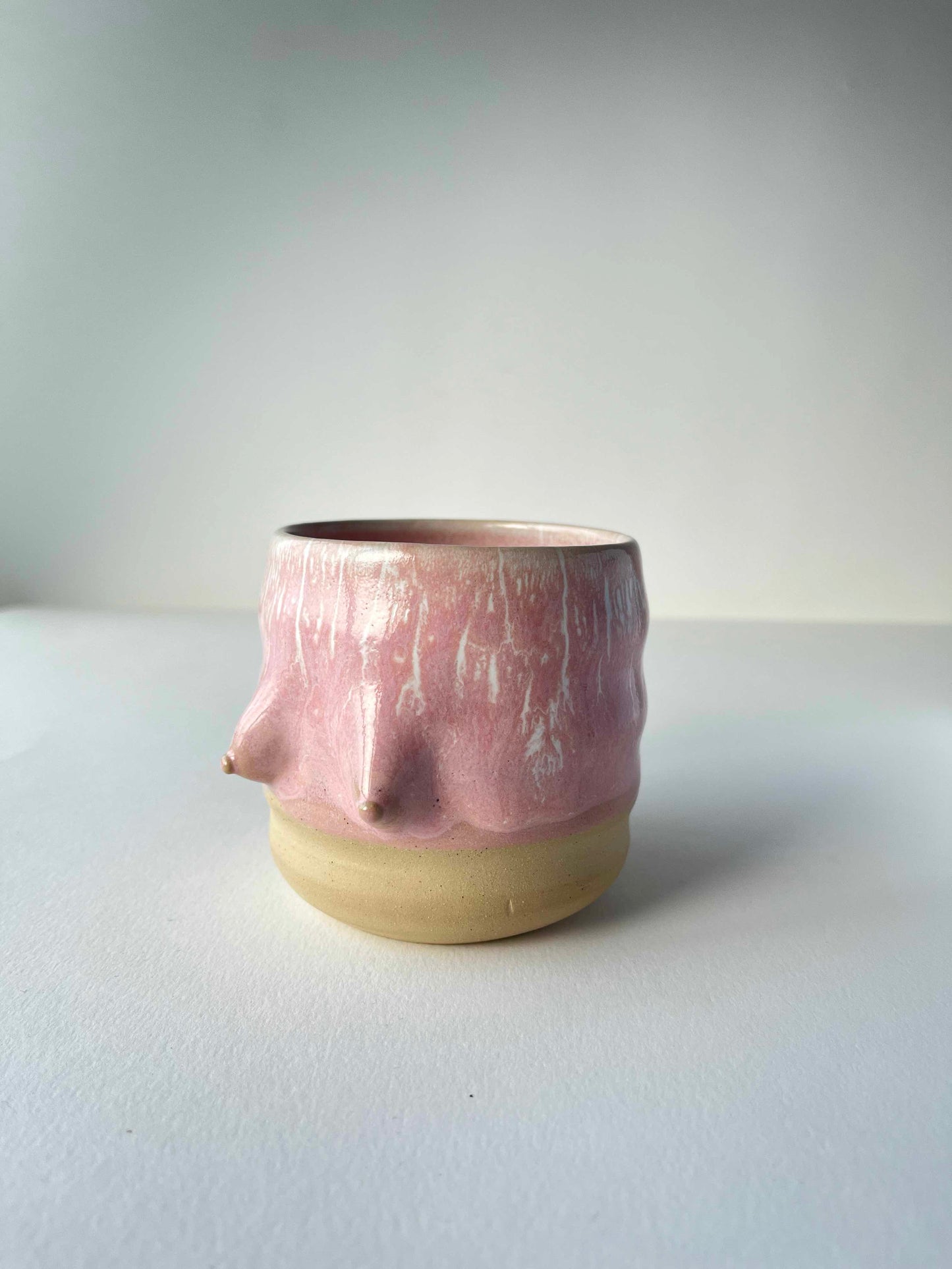 "Boobie" Becher "Curvy" - Rosa mit weißem Verlauf