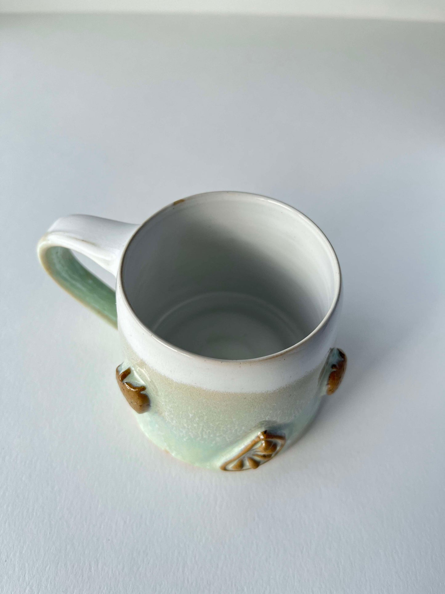 Tasse in Mintgrün weiß - Motiv "Früchte"